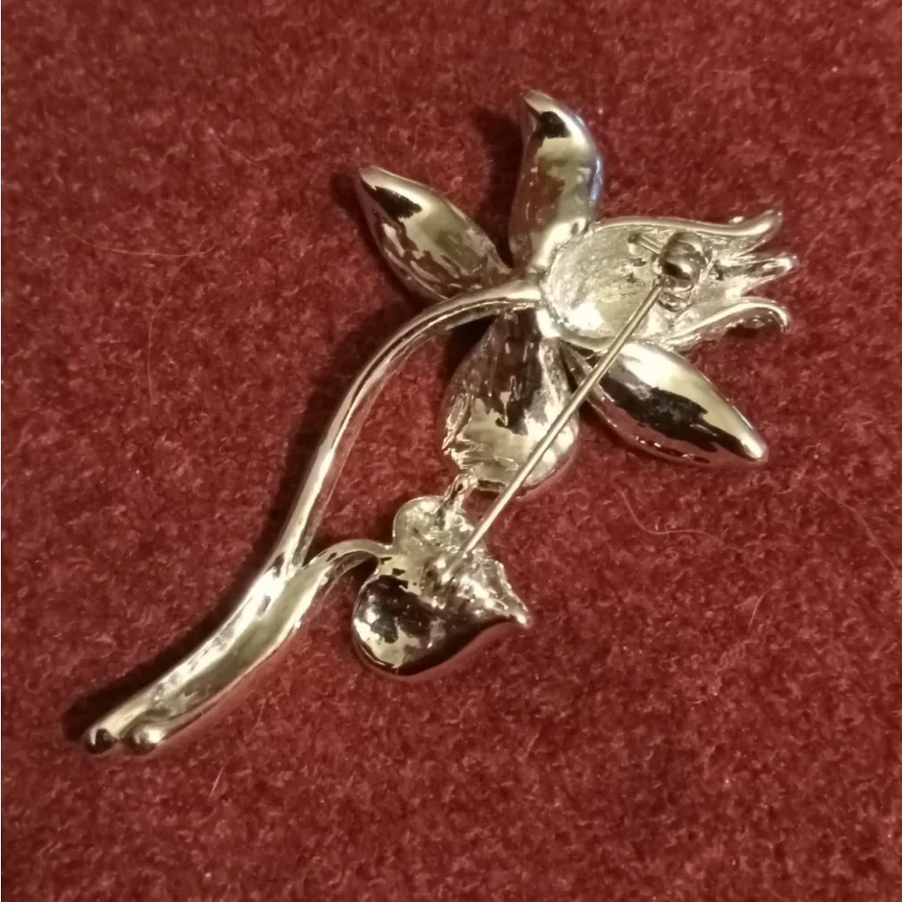 Beautiful Vintage Brooch